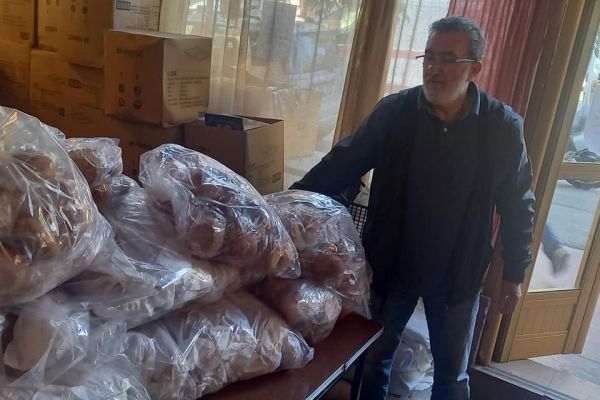 Στην ταβέρνα «Ο Κρητικός»